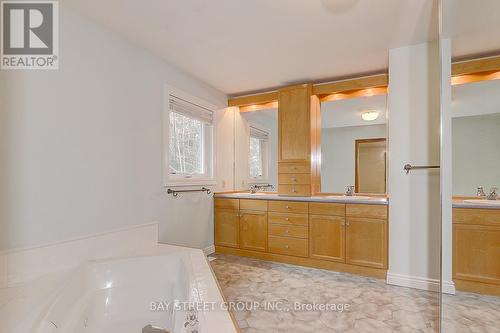 8 Bristol Sands Crescent, Uxbridge, ON - Indoor Photo Showing Bathroom