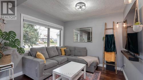 366 Edmonton Street, London, ON - Indoor Photo Showing Living Room