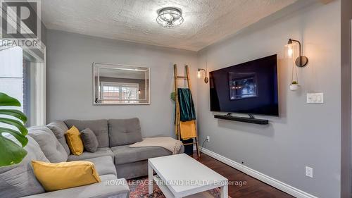 366 Edmonton Street, London, ON - Indoor Photo Showing Living Room