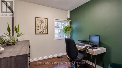 366 Edmonton Street, London, ON - Indoor Photo Showing Office