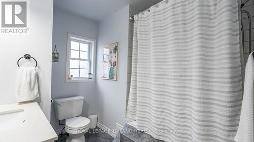 366 Edmonton Street, London, ON - Indoor Photo Showing Bathroom