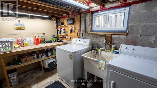 366 Edmonton Street, London, ON - Indoor Photo Showing Laundry Room