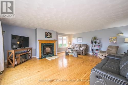 217 Centennial Avenue, St. Thomas, ON - Indoor Photo Showing Living Room With Fireplace