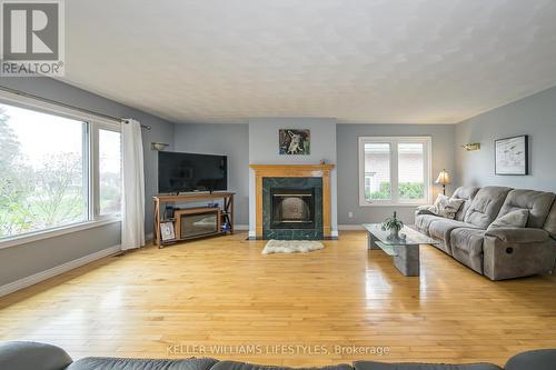 217 Centennial Avenue, St. Thomas, ON - Indoor Photo Showing Living Room With Fireplace