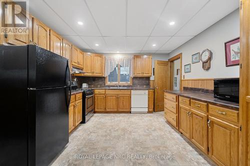 78 Canboro Road, Pelham (662 - Fonthill), ON - Indoor Photo Showing Kitchen