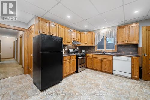 78 Canboro Road, Pelham (662 - Fonthill), ON - Indoor Photo Showing Kitchen