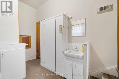 78 Canboro Road, Pelham (662 - Fonthill), ON - Indoor Photo Showing Bathroom