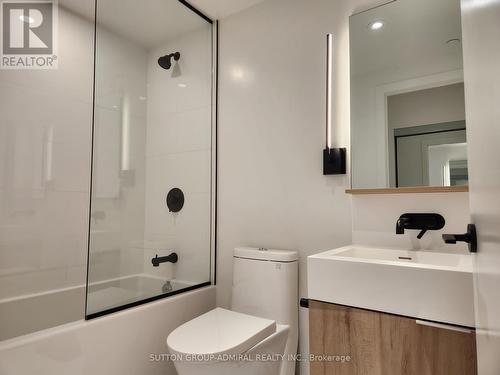 618S - 127 Broadway Avenue, Toronto, ON - Indoor Photo Showing Bathroom