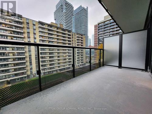 618S - 127 Broadway Avenue, Toronto, ON - Outdoor With Balcony