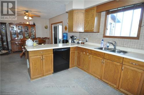 2675 9Th Avenue E, Owen Sound, ON - Indoor Photo Showing Kitchen With Double Sink