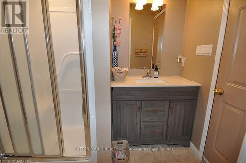 2675 9Th Avenue E, Owen Sound, ON - Indoor Photo Showing Bathroom