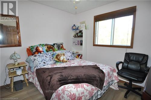 2675 9Th Avenue E, Owen Sound, ON - Indoor Photo Showing Bedroom