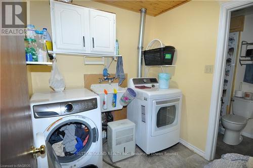 2675 9Th Avenue E, Owen Sound, ON - Indoor Photo Showing Laundry Room