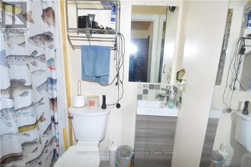 2675 9Th Avenue E, Owen Sound, ON - Indoor Photo Showing Bathroom