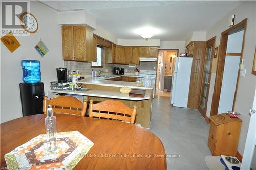 2675 9Th Avenue E, Owen Sound, ON - Indoor Photo Showing Kitchen