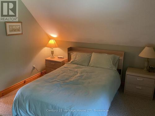 4337 Erie Rd Road, Fort Erie (337 - Crystal Beach), ON - Indoor Photo Showing Bedroom