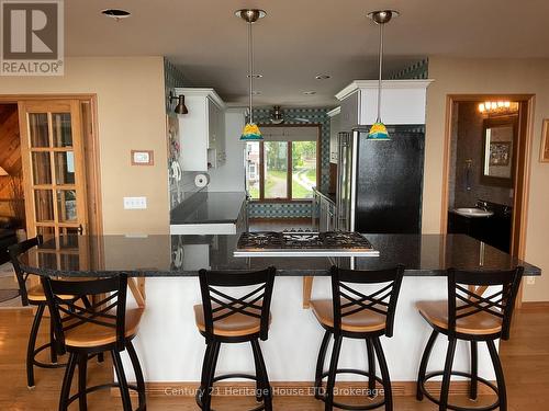 4337 Erie Rd Road, Fort Erie (337 - Crystal Beach), ON - Indoor Photo Showing Dining Room