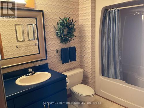 4337 Erie Rd Road, Fort Erie (337 - Crystal Beach), ON - Indoor Photo Showing Bathroom