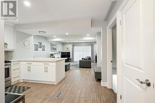 104 - 77 Linwell Road, St. Catharines (443 - Lakeport), ON - Indoor Photo Showing Kitchen