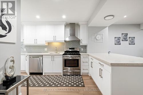 104 - 77 Linwell Road, St. Catharines (443 - Lakeport), ON - Indoor Photo Showing Kitchen With Upgraded Kitchen