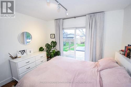 56 Longfellow Avenue, St. Catharines (452 - Haig), ON - Indoor Photo Showing Bedroom