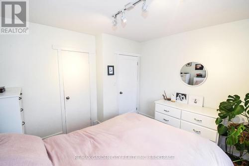 56 Longfellow Avenue, St. Catharines (452 - Haig), ON - Indoor Photo Showing Bedroom