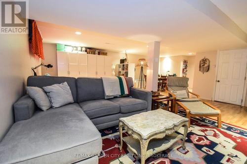 56 Longfellow Avenue, St. Catharines (452 - Haig), ON - Indoor Photo Showing Living Room