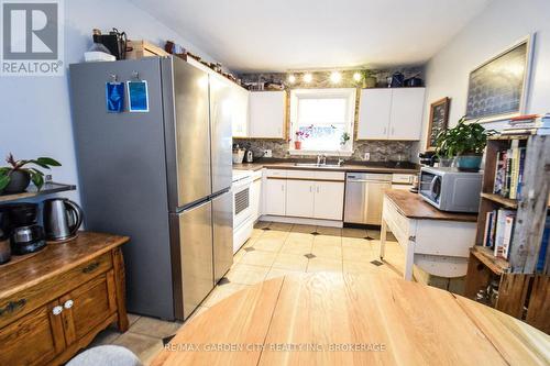 56 Longfellow Avenue, St. Catharines (452 - Haig), ON - Indoor Photo Showing Kitchen