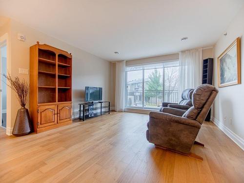 Salon - 205-1855 Rue Du Souvenir, Varennes, QC - Indoor Photo Showing Living Room