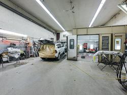 Garage - 