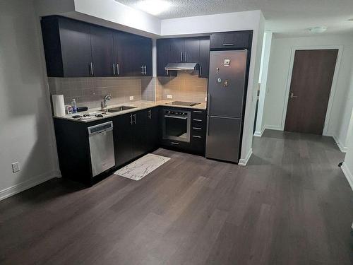 2006-255 Village Green Sq, Toronto, ON - Indoor Photo Showing Kitchen With Double Sink