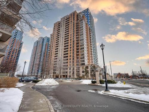 524-5233 Dundas St W, Toronto, ON - Outdoor With Facade