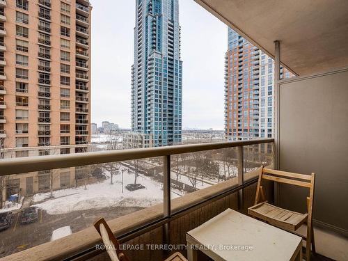 524-5233 Dundas St W, Toronto, ON - Outdoor With Balcony