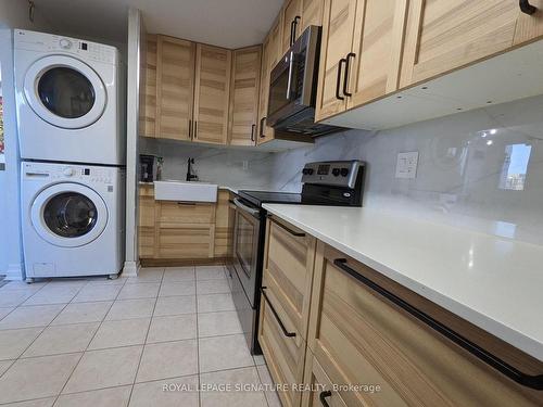 2007-3700 Kaneff Cres, Mississauga, ON - Indoor Photo Showing Laundry Room