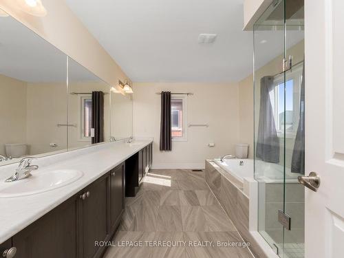 4516 Eclipse Way, Niagara Falls, ON - Indoor Photo Showing Bathroom