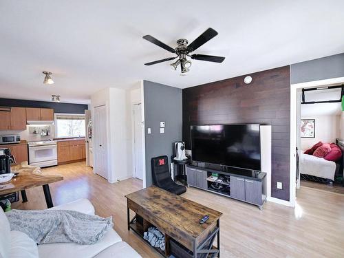 Logement - 1016 Rue Principale, Saint-Jérôme, QC - Indoor Photo Showing Living Room