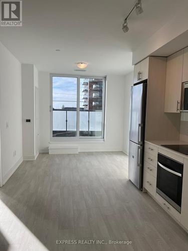 313 - 2545 Simcoe Street N, Oshawa, ON - Indoor Photo Showing Kitchen