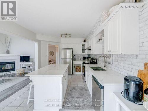 1306 Sandpiper Road, Oakville, ON - Indoor Photo Showing Kitchen With Double Sink