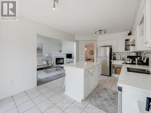 1306 Sandpiper Road, Oakville, ON - Indoor Photo Showing Kitchen With Double Sink