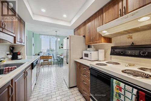 411 - 360 Watson Street W, Whitby (Port Whitby), ON - Indoor Photo Showing Kitchen