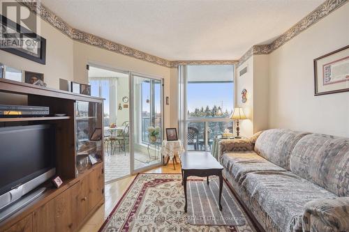 411 - 360 Watson Street W, Whitby (Port Whitby), ON - Indoor Photo Showing Living Room