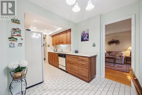 411 - 360 Watson Street W, Whitby (Port Whitby), ON - Indoor Photo Showing Kitchen