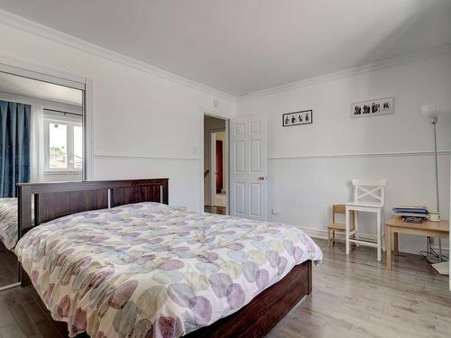 Chambre Ã Â coucher - 1479 Rue Albert, Longueuil (Saint-Hubert), QC - Indoor Photo Showing Bedroom