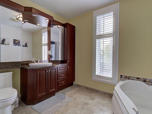 Bathroom - 1479 Rue Albert, Longueuil (Saint-Hubert), QC - Indoor Photo Showing Bathroom