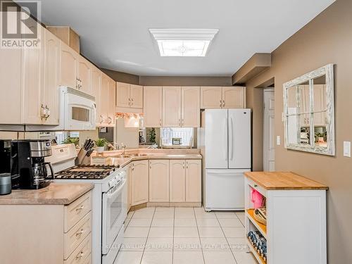 1166 Upper Wentworth Street E, Hamilton, ON - Indoor Photo Showing Kitchen