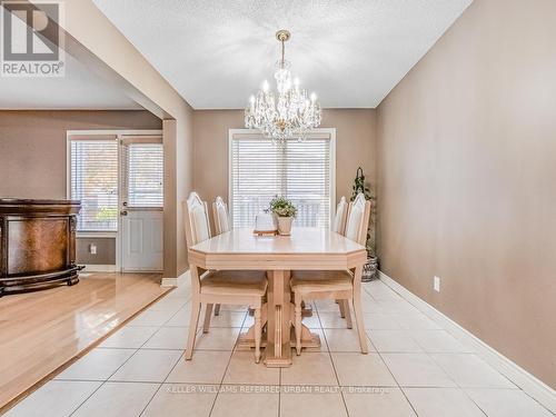 1166 Upper Wentworth Street E, Hamilton, ON - Indoor Photo Showing Dining Room