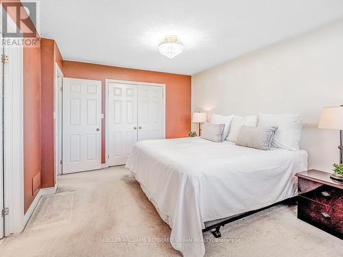 1166 Upper Wentworth Street E, Hamilton, ON - Indoor Photo Showing Bedroom