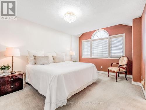 1166 Upper Wentworth Street E, Hamilton, ON - Indoor Photo Showing Bedroom