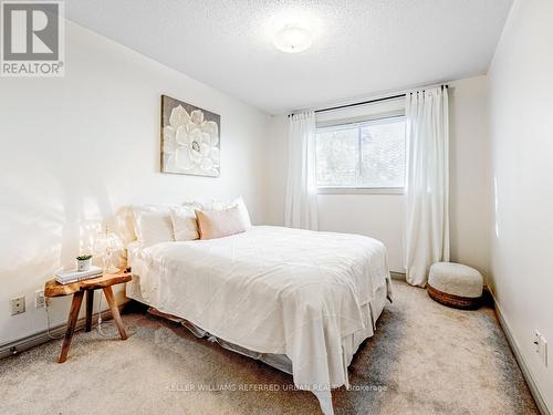 1166 Upper Wentworth Street E, Hamilton, ON - Indoor Photo Showing Bedroom