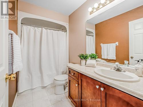 1166 Upper Wentworth Street E, Hamilton, ON - Indoor Photo Showing Bathroom